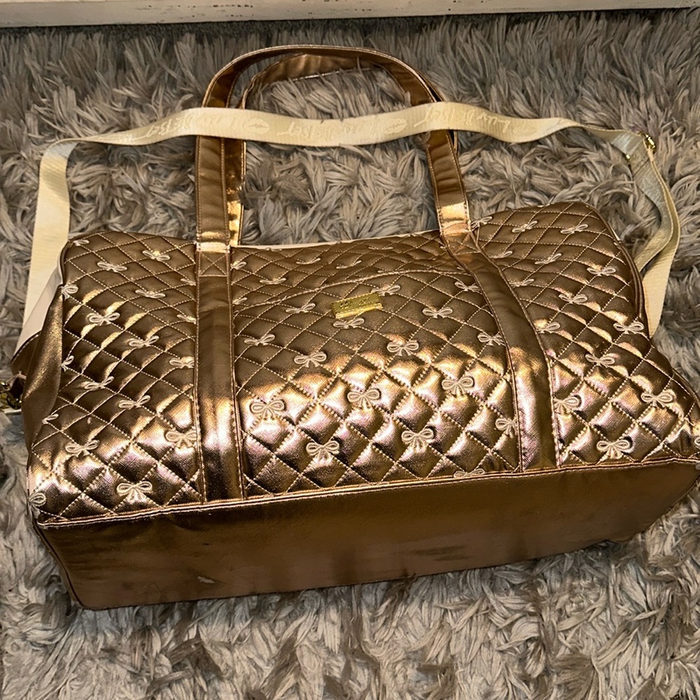 💋Luv Betsey by Betsey Johnson